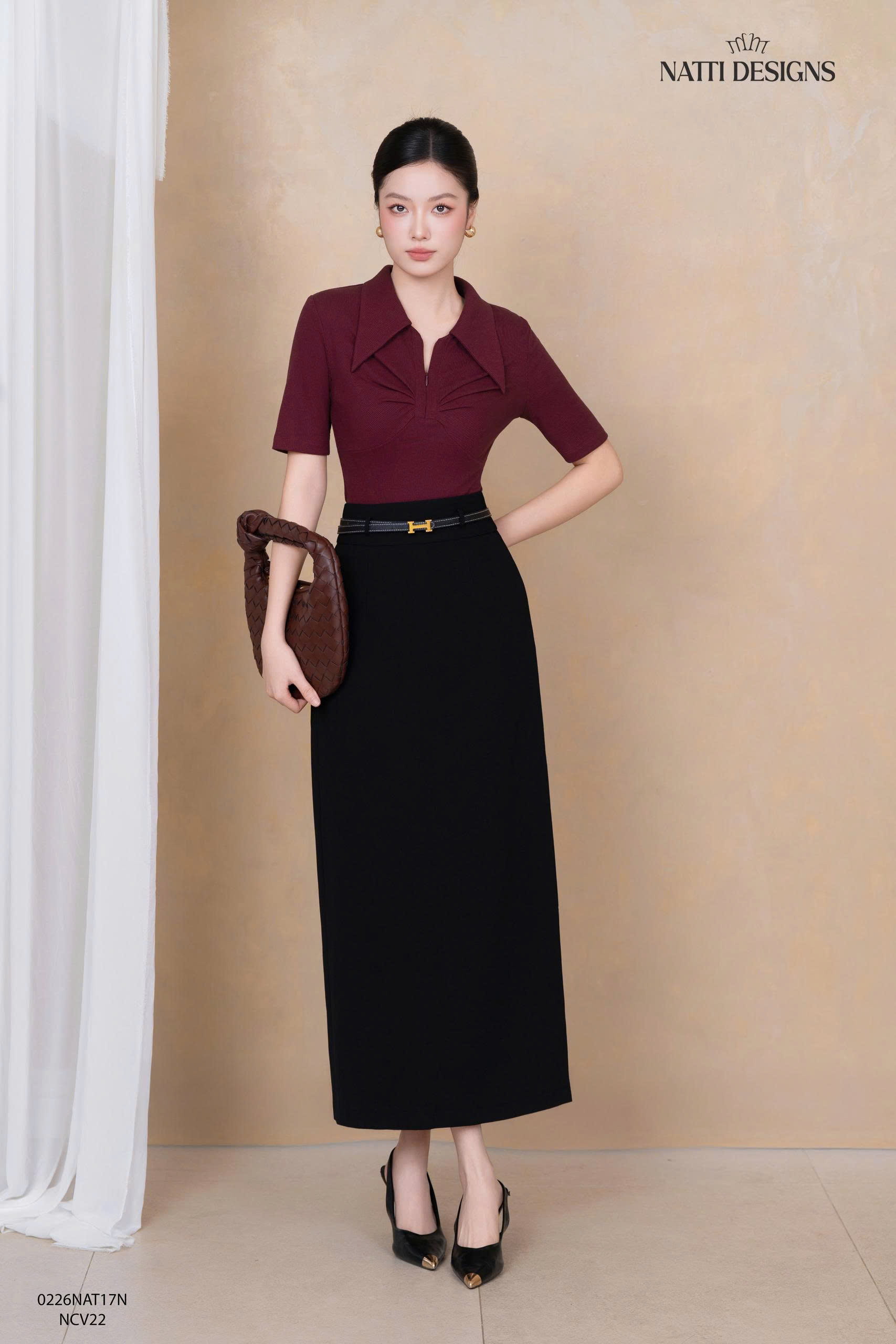 Áo thun cổ đức xoắn ngực
